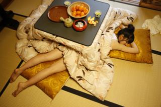 Airi Suzuki feet photo thumbnail