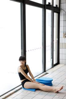 Airi Suzuki feet photo thumbnail