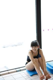 Airi Suzuki feet photo thumbnail