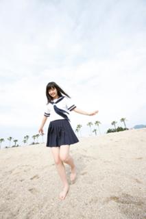 Airi Suzuki feet photo thumbnail