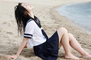 Airi Suzuki feet photo thumbnail
