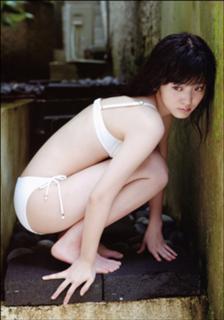 Airi Suzuki feet photo thumbnail
