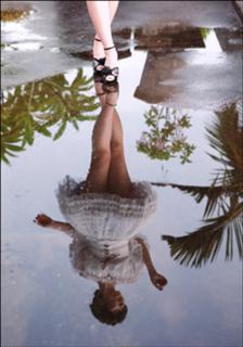 Airi Suzuki feet photo thumbnail