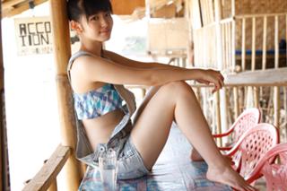 Airi Suzuki feet photo thumbnail