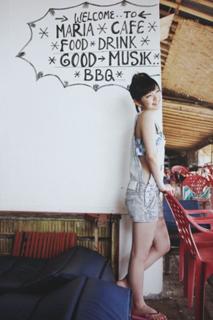 Airi Suzuki feet photo thumbnail