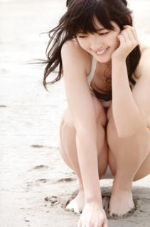 Airi Suzuki feet photo thumbnail