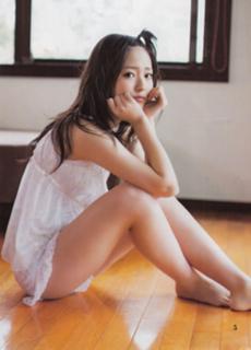 Airi Suzuki feet photo thumbnail