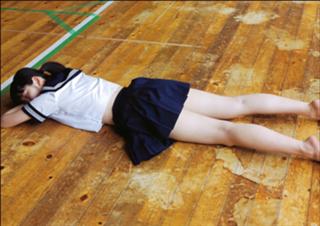 Airi Suzuki feet photo thumbnail