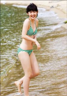 Airi Suzuki feet photo thumbnail