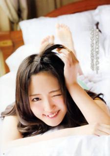 Airi Suzuki feet photo thumbnail
