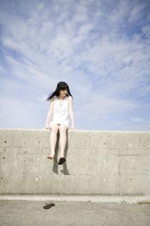 Airi Suzuki feet photo thumbnail