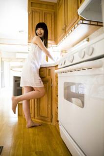 Airi Suzuki feet photo thumbnail
