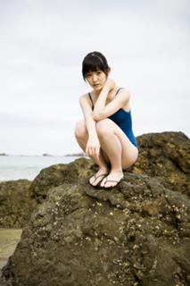 Airi Suzuki feet photo thumbnail