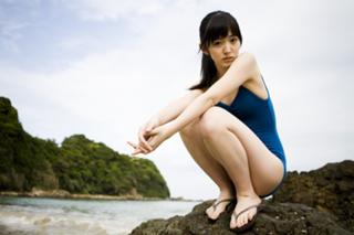 Airi Suzuki feet photo thumbnail