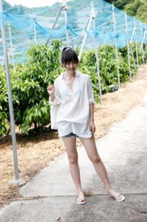 Airi Suzuki feet photo thumbnail