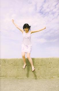 Airi Suzuki feet photo thumbnail