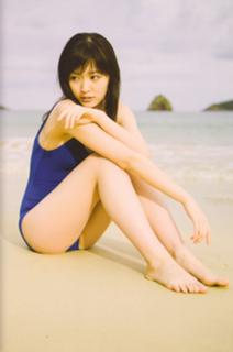 Airi Suzuki feet photo thumbnail