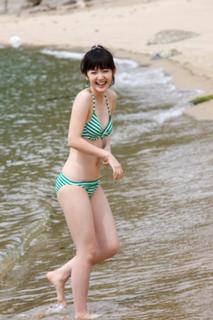 Airi Suzuki feet photo thumbnail