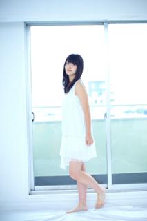 Airi Suzuki feet photo thumbnail