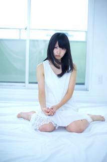 Airi Suzuki feet photo thumbnail