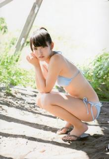 Airi Suzuki feet photo thumbnail