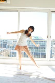 Airi Suzuki feet photo thumbnail