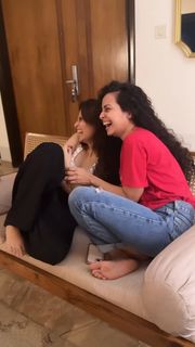 Aisha Ahmed feet photo 2