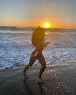 Aisha Dee feet photo 15
