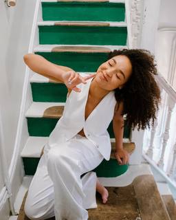 Aisha Dee feet photo 4