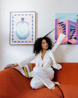 Aisha Dee feet photo 3