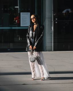 Aisha Dee feet photo 17