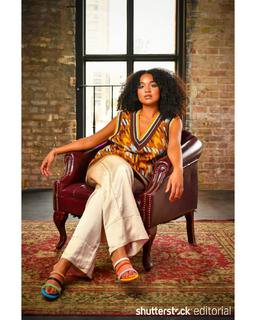 Aisha Dee feet photo 4
