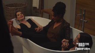 Aisha Dee feet photo 17