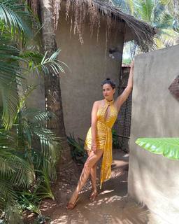 Aisha Sharma feet photo 10