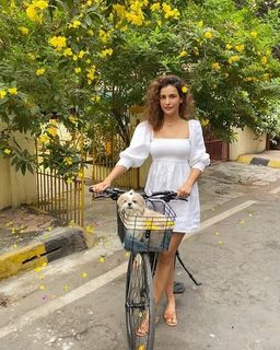 Aisha Sharma feet photo 16
