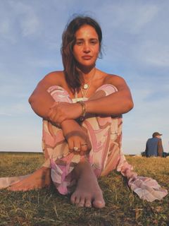Aisha Sharma feet photo 2