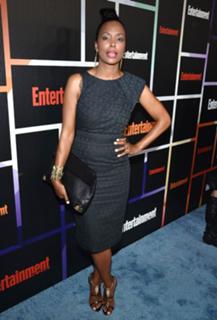 Aisha Tyler feet photo thumbnail