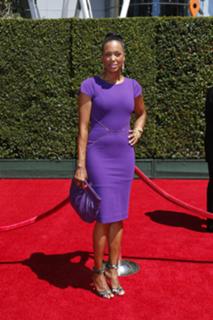 Aisha Tyler feet photo thumbnail