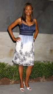 Aisha Tyler feet photo thumbnail