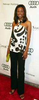 Aisha Tyler feet photo thumbnail