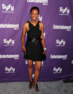 Aisha Tyler feet photo thumbnail
