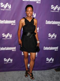 Aisha Tyler feet photo thumbnail