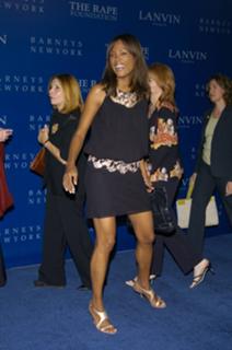 Aisha Tyler feet photo thumbnail