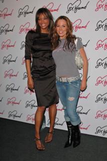 Aisha Tyler feet photo thumbnail