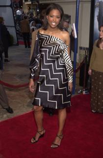 Aisha Tyler feet photo thumbnail