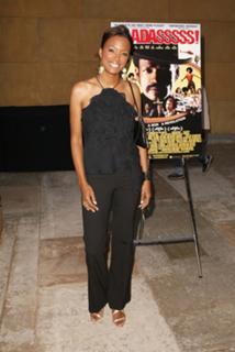 Aisha Tyler feet photo thumbnail