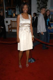 Aisha Tyler feet photo thumbnail