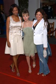 Aisha Tyler feet photo thumbnail