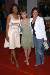 Aisha Tyler feet photo thumbnail