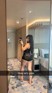 Aishah Sofey feet photo thumbnail